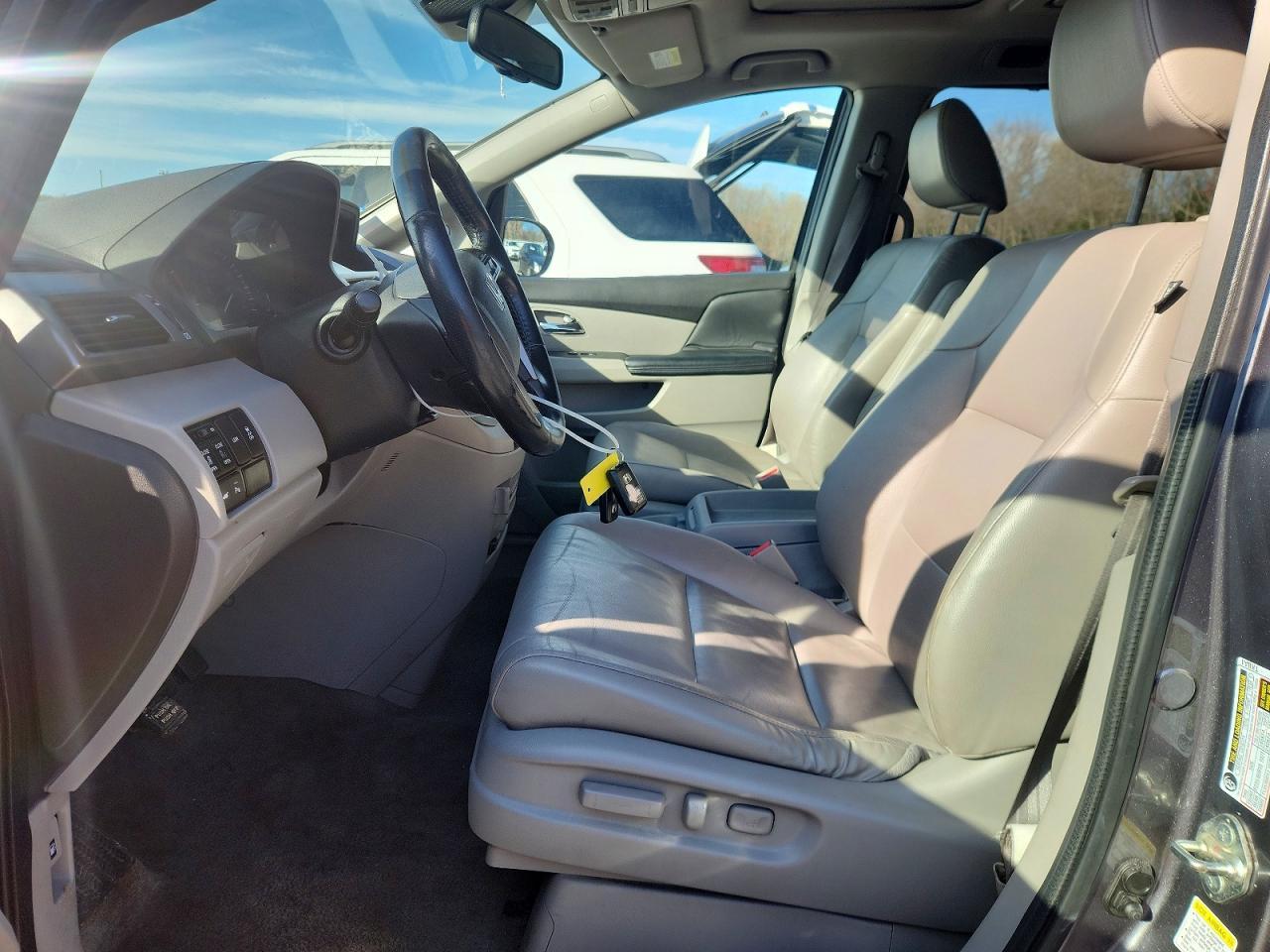 2014 Honda Odyssey Touring - Image 7