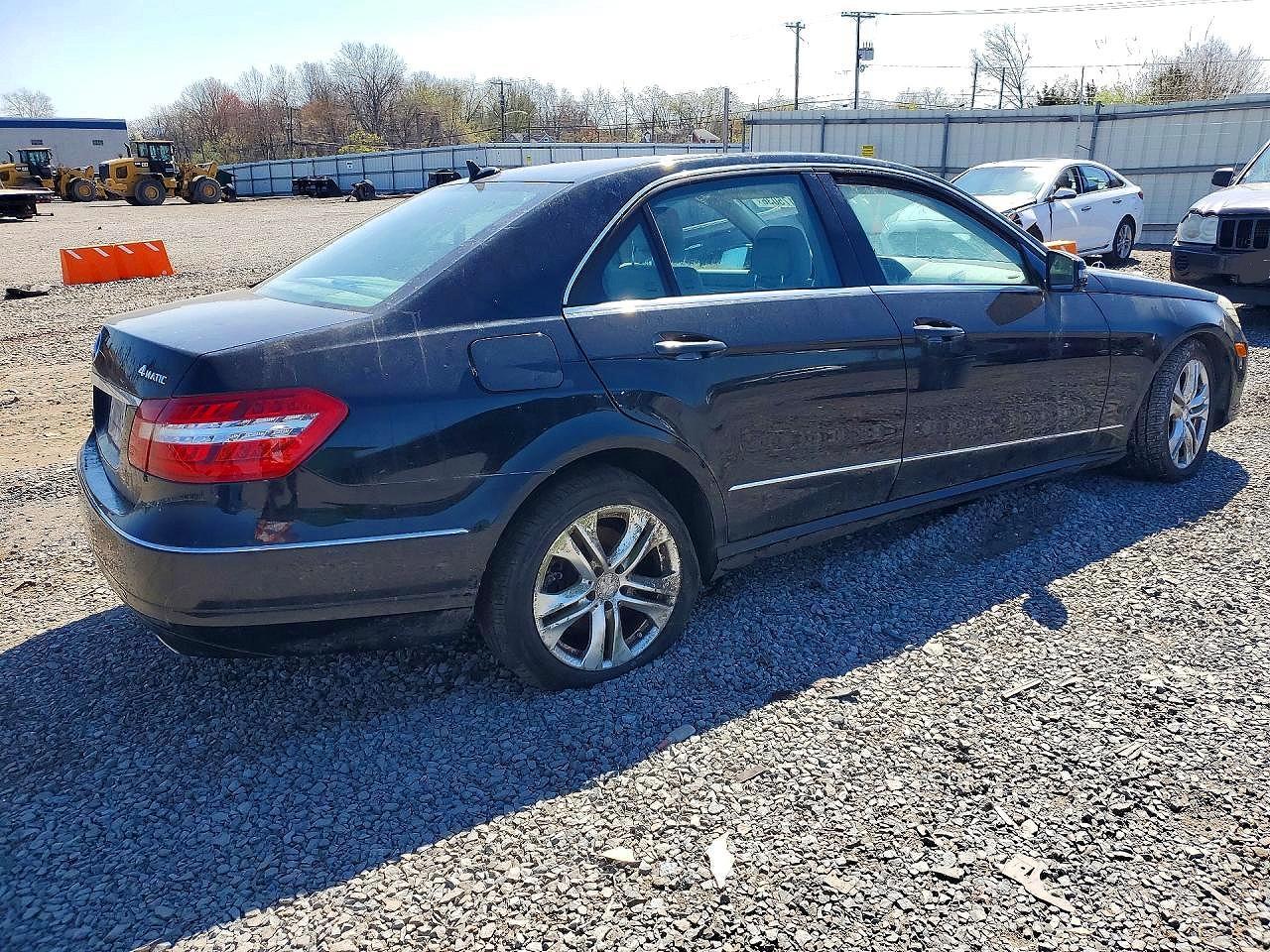2010 Mercedes-Benz E 350 4Matic - Фото 3
