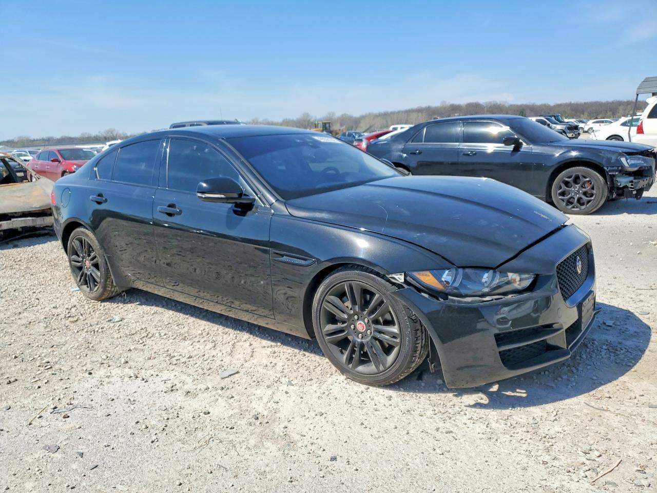 2017 Jaguar Xe Prestige - Фото 4