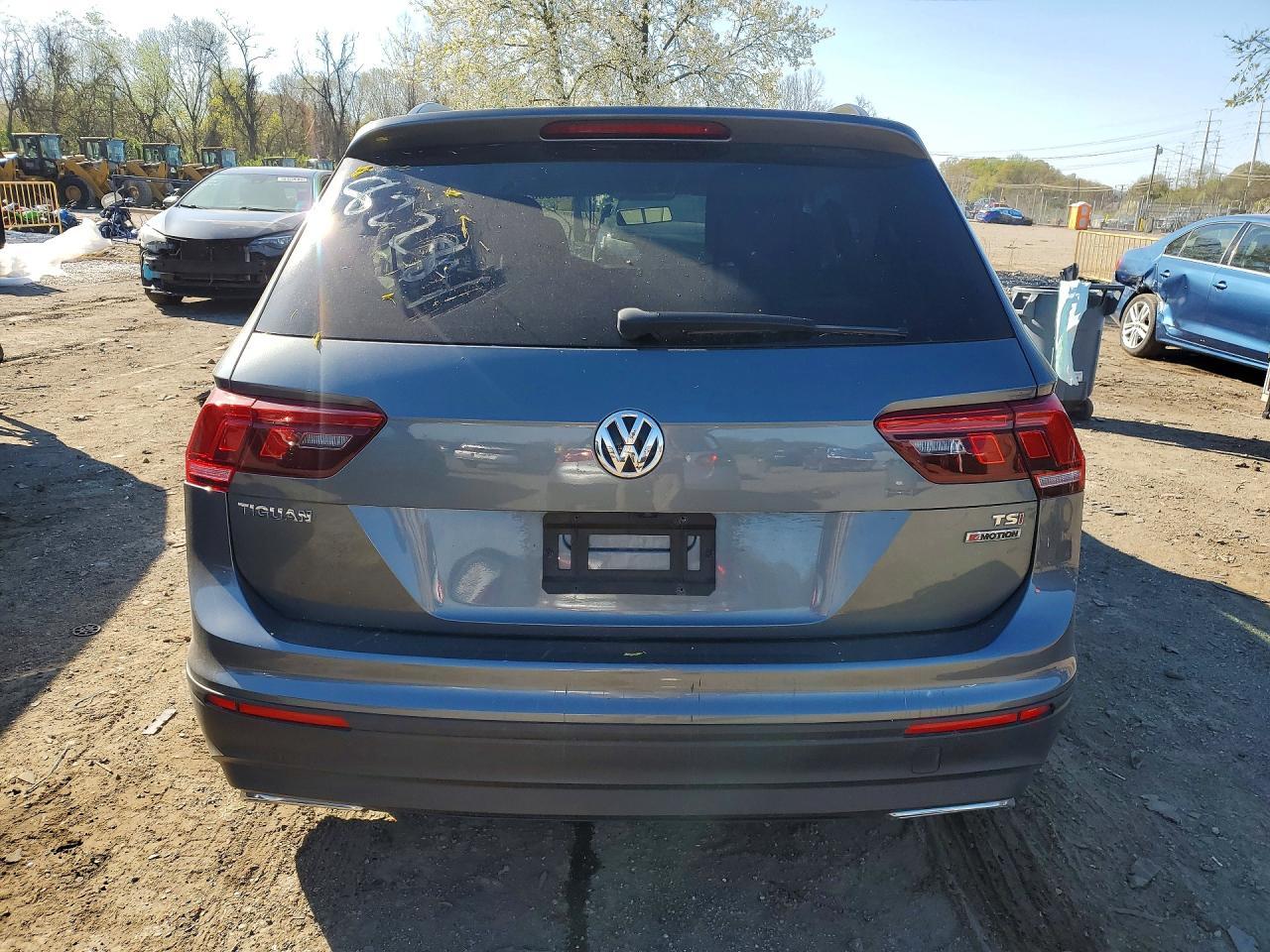 2018 Volkswagen Tiguan S - Фото 6
