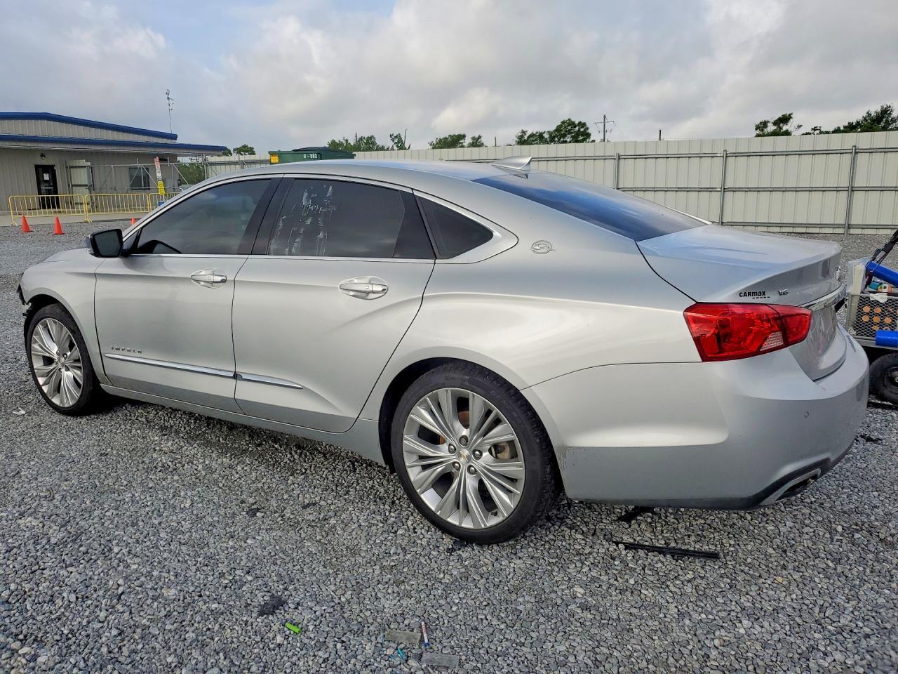 2017 Chevrolet Impala Premier - Фото 2