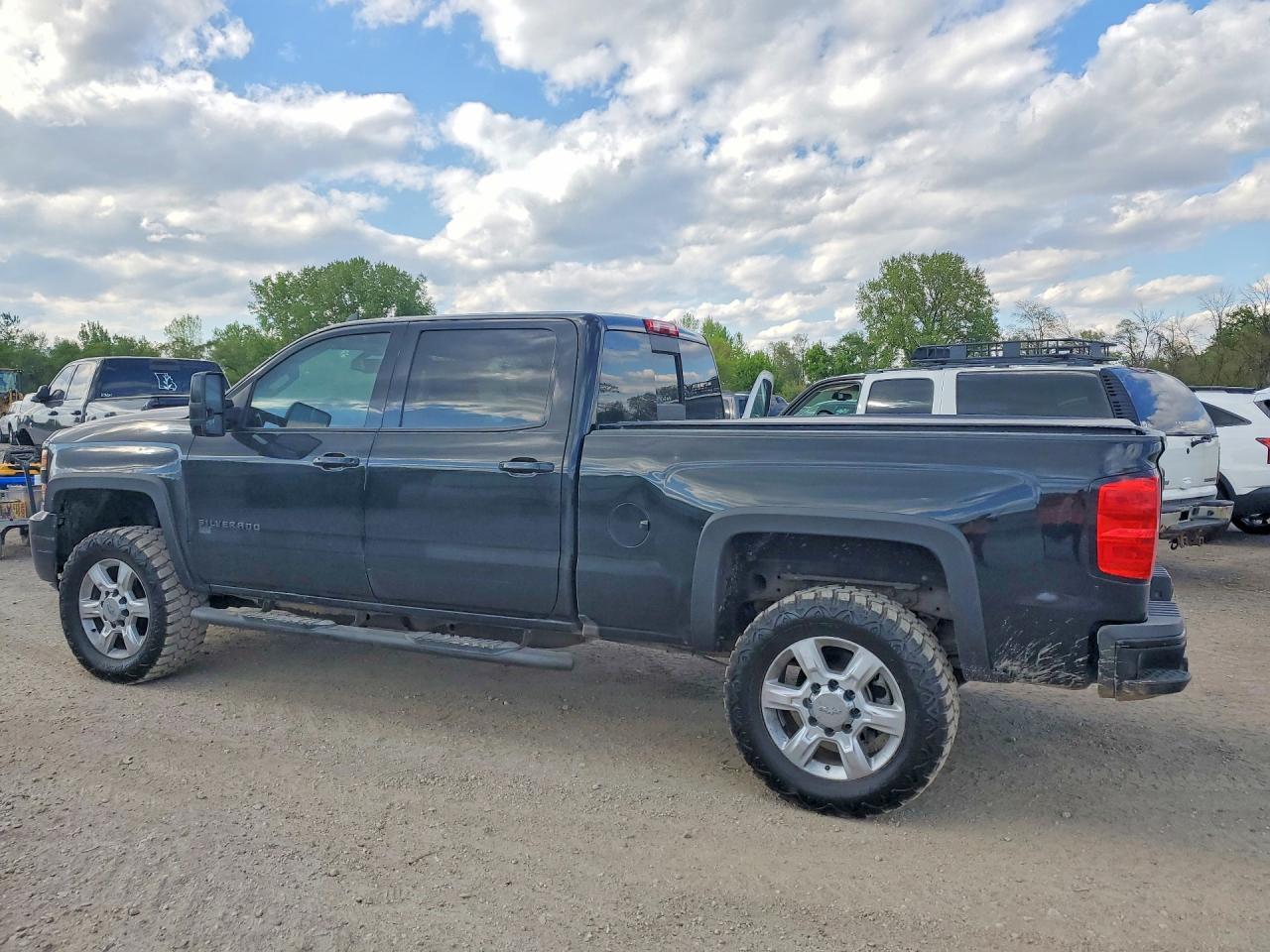 2017 Chevrolet Silverado K2500 Heavy Duty Ltz - Фото 2