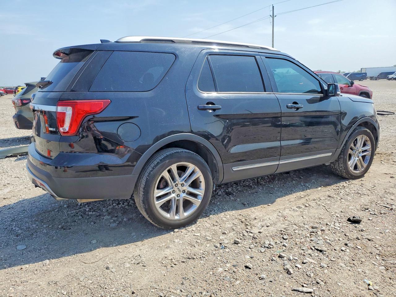 2017 Ford Explorer Xlt - Image 3