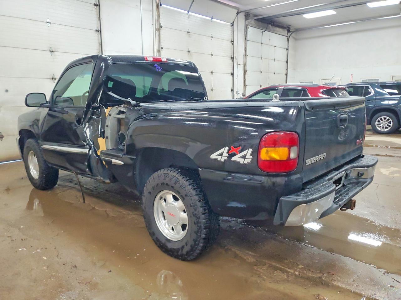 2002 GMC New Sierra K1500 - Фото 2