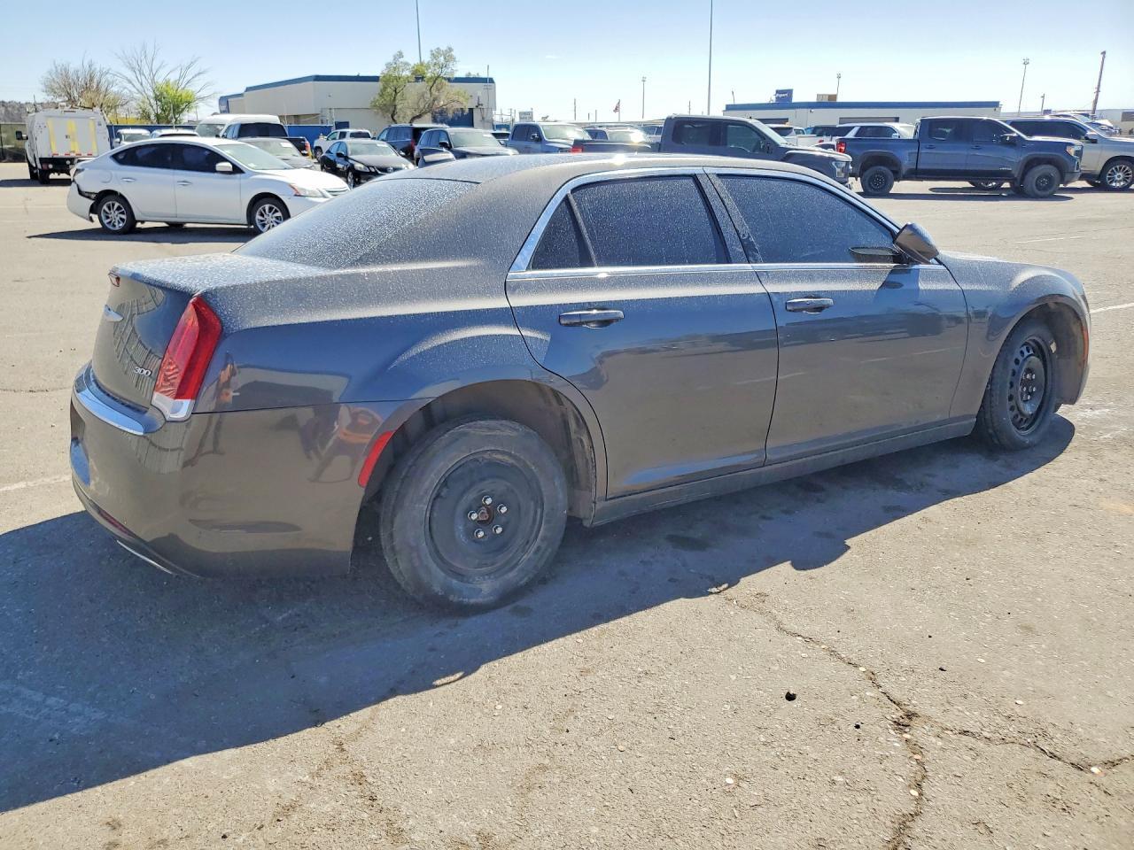 2019 Chrysler 300 Touring - Фото 3