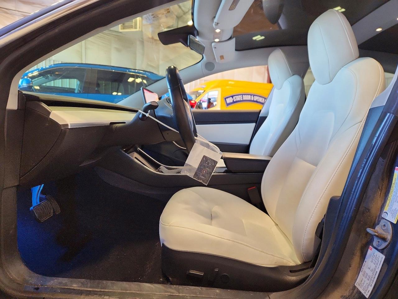 2018 Tesla Model 3 - Фото 7