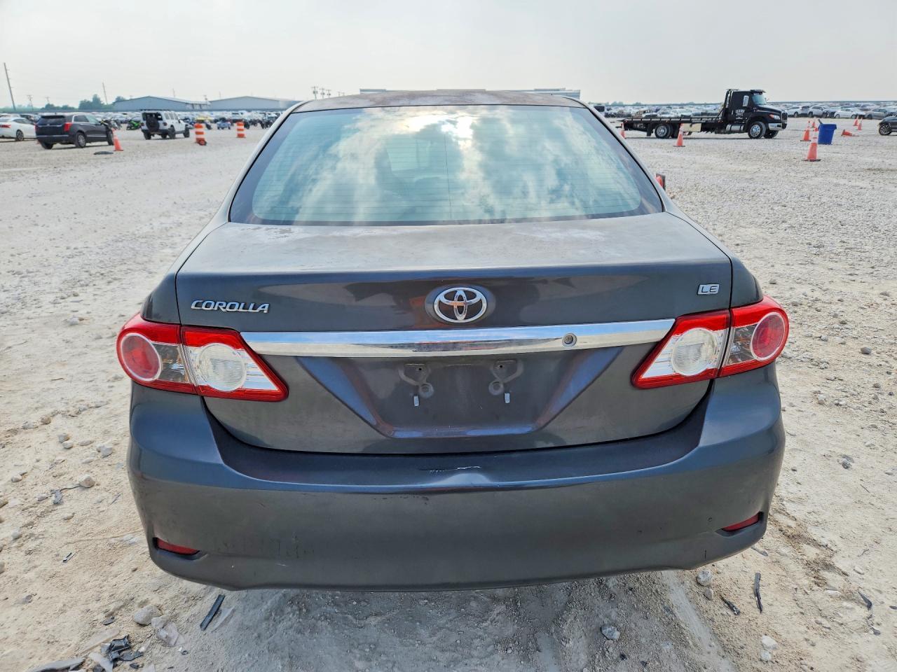 2011 Toyota Corolla Le - Image 6