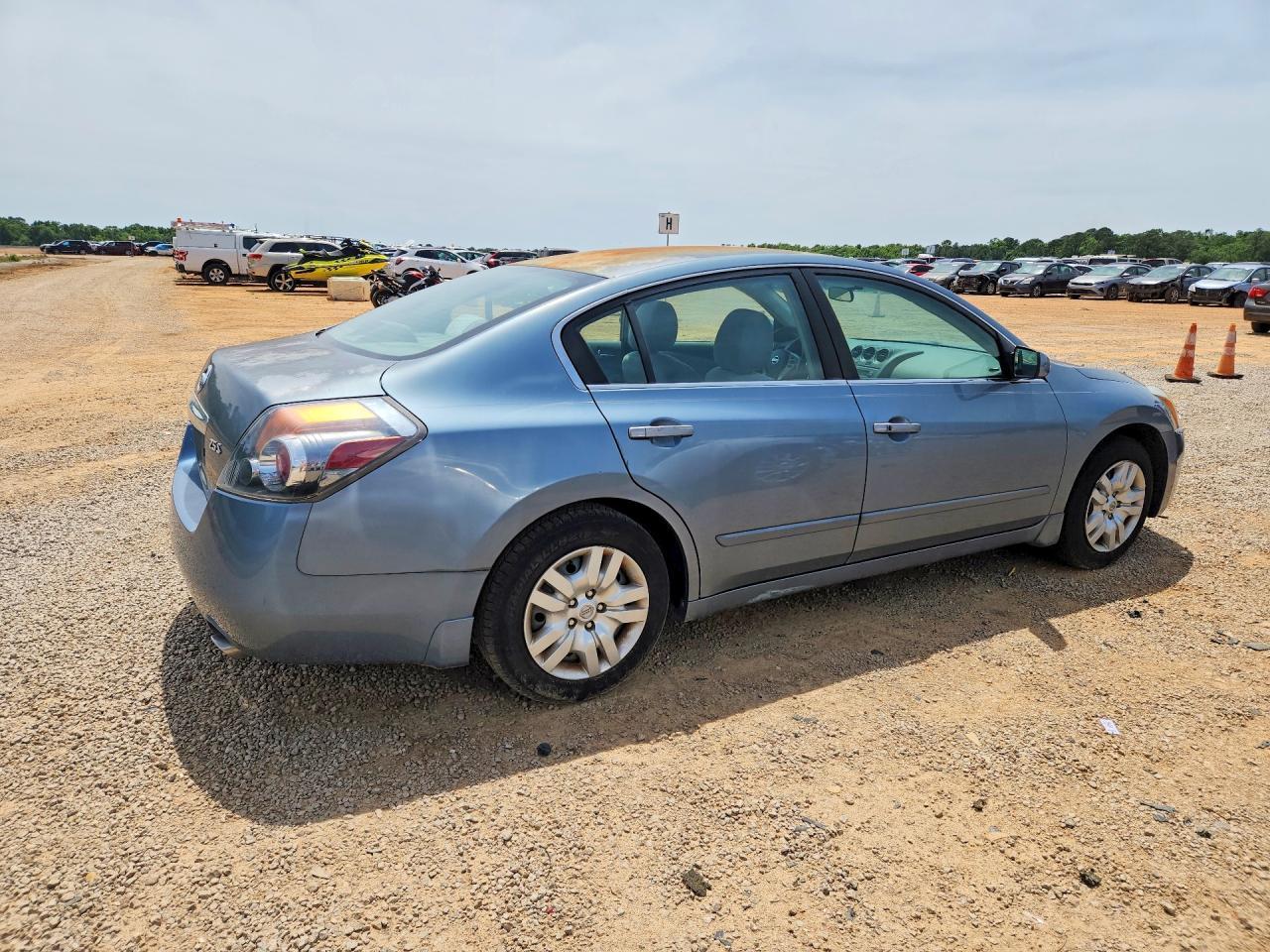 2010 Nissan Altima - Фото 3