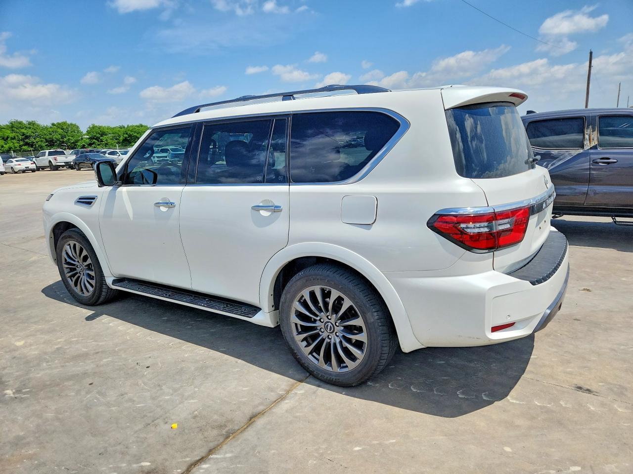 2024 Nissan Armada Platinum - Image 2