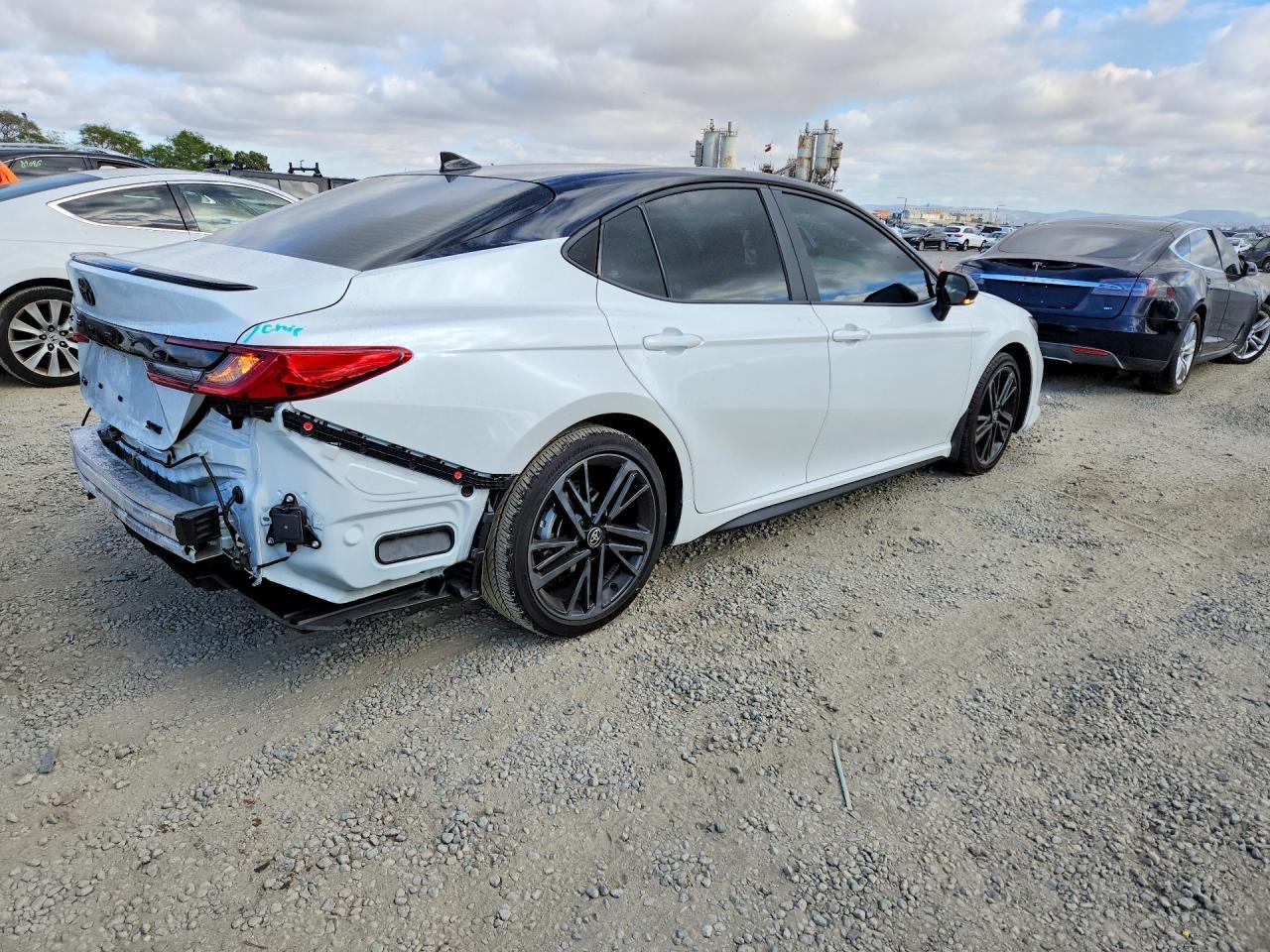 2025 Toyota Camry Xse - Фото 3
