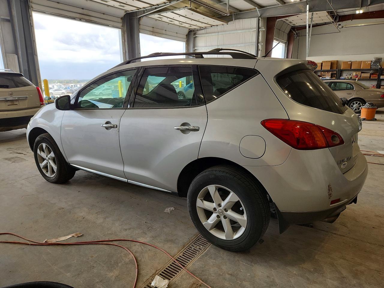 2010 Nissan Murano S - Image 2