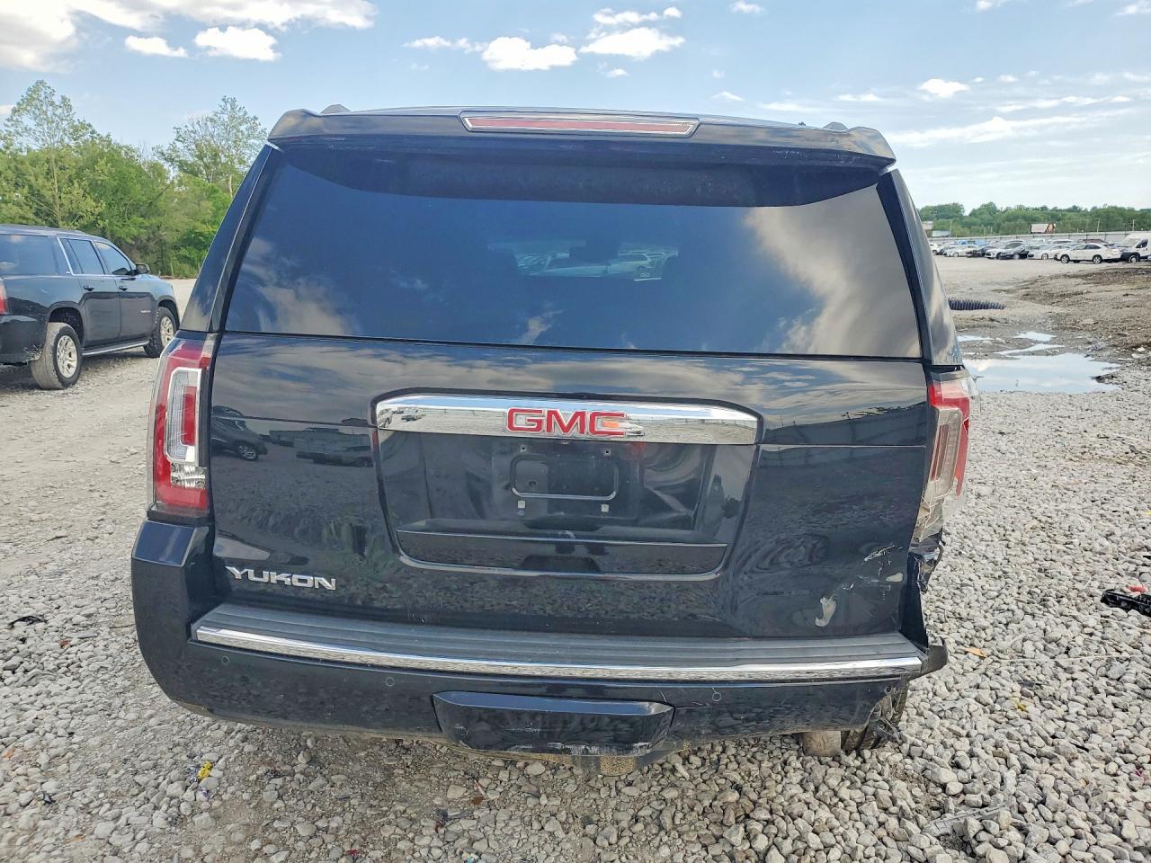 2016 GMC Yukon Denali - Фото 6