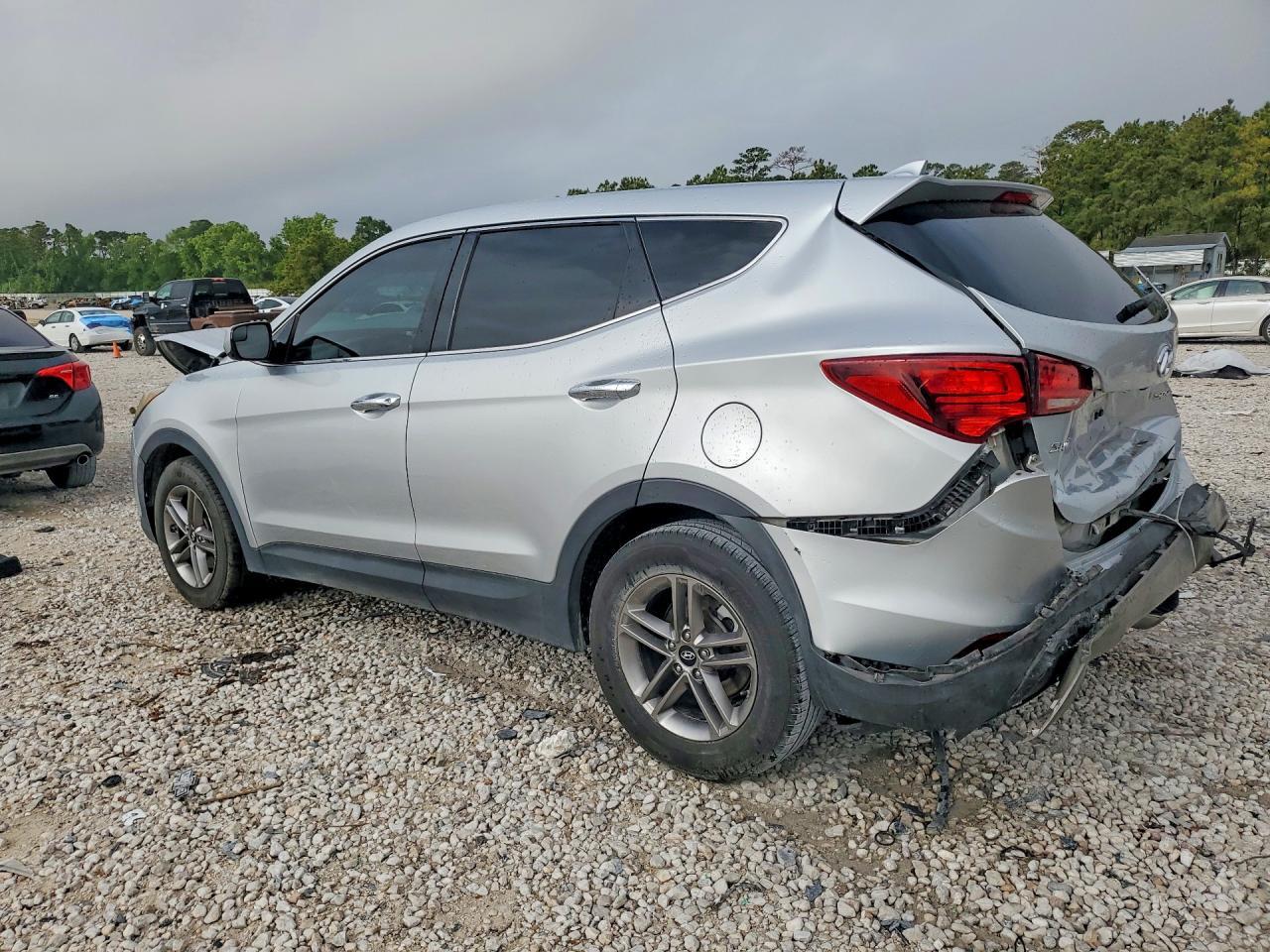 2017 Hyundai Santa Fe Sport 2.4L - Фото 2