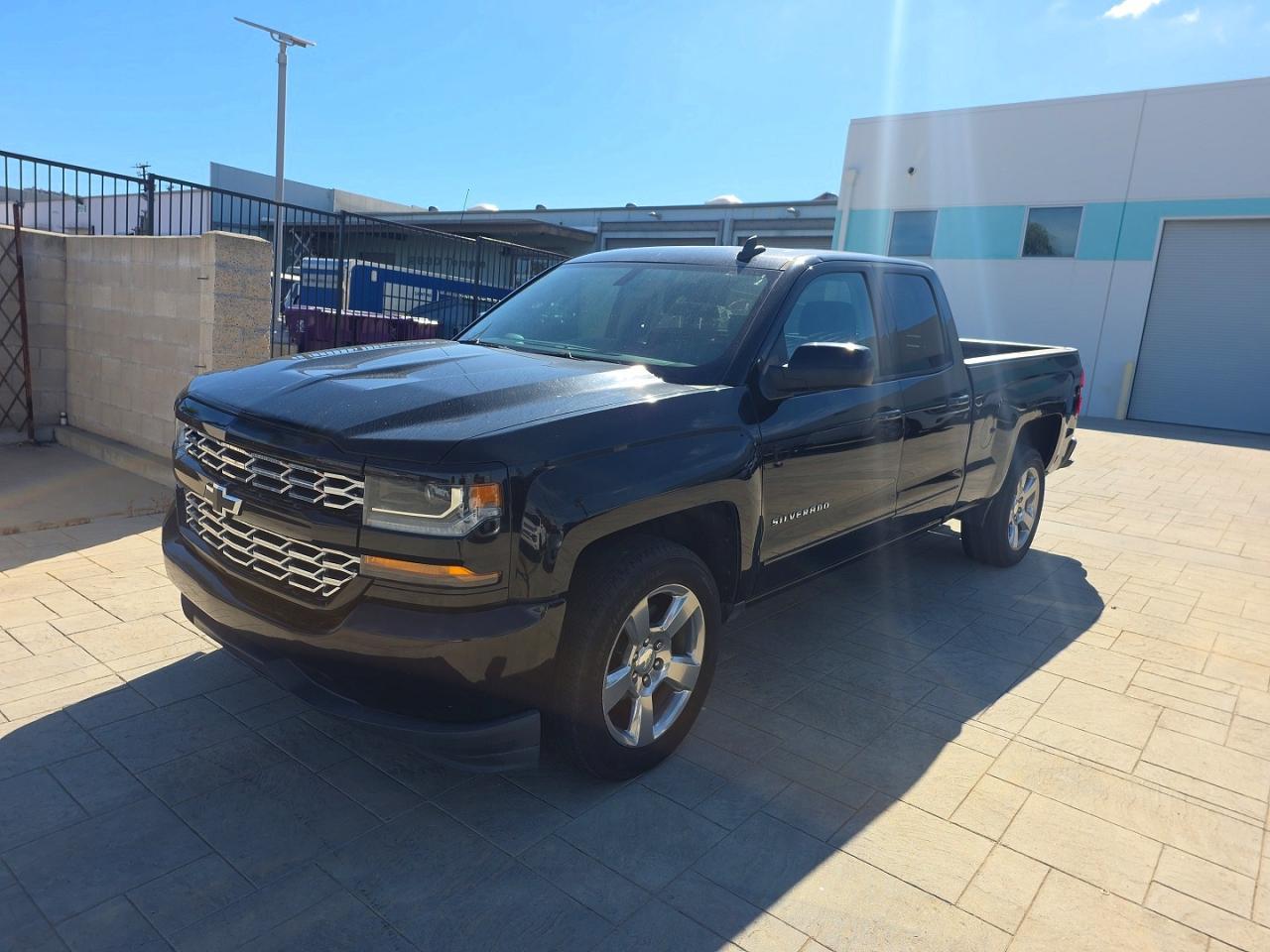 2018 Chevrolet Silverado C1500 Lt - Image 2