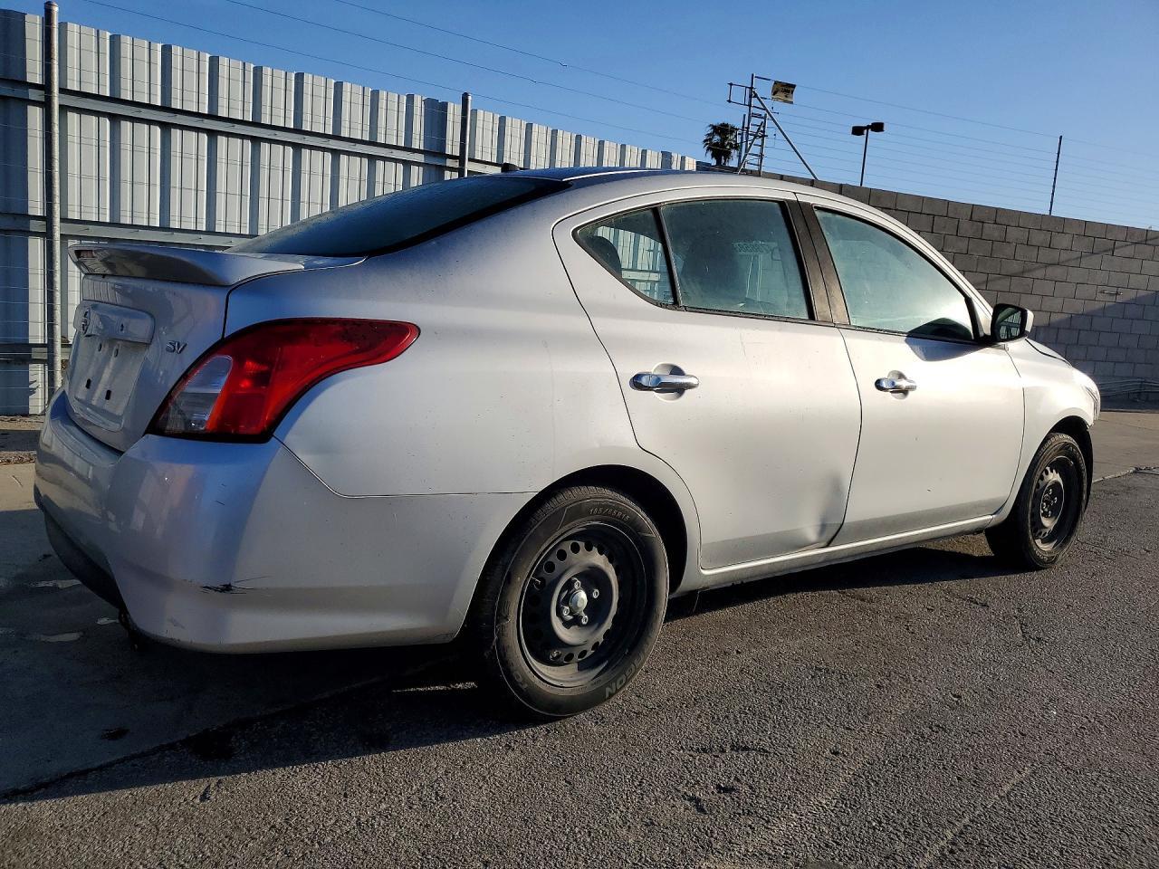 2017 Nissan Versa 1.6 Sv - Фото 3
