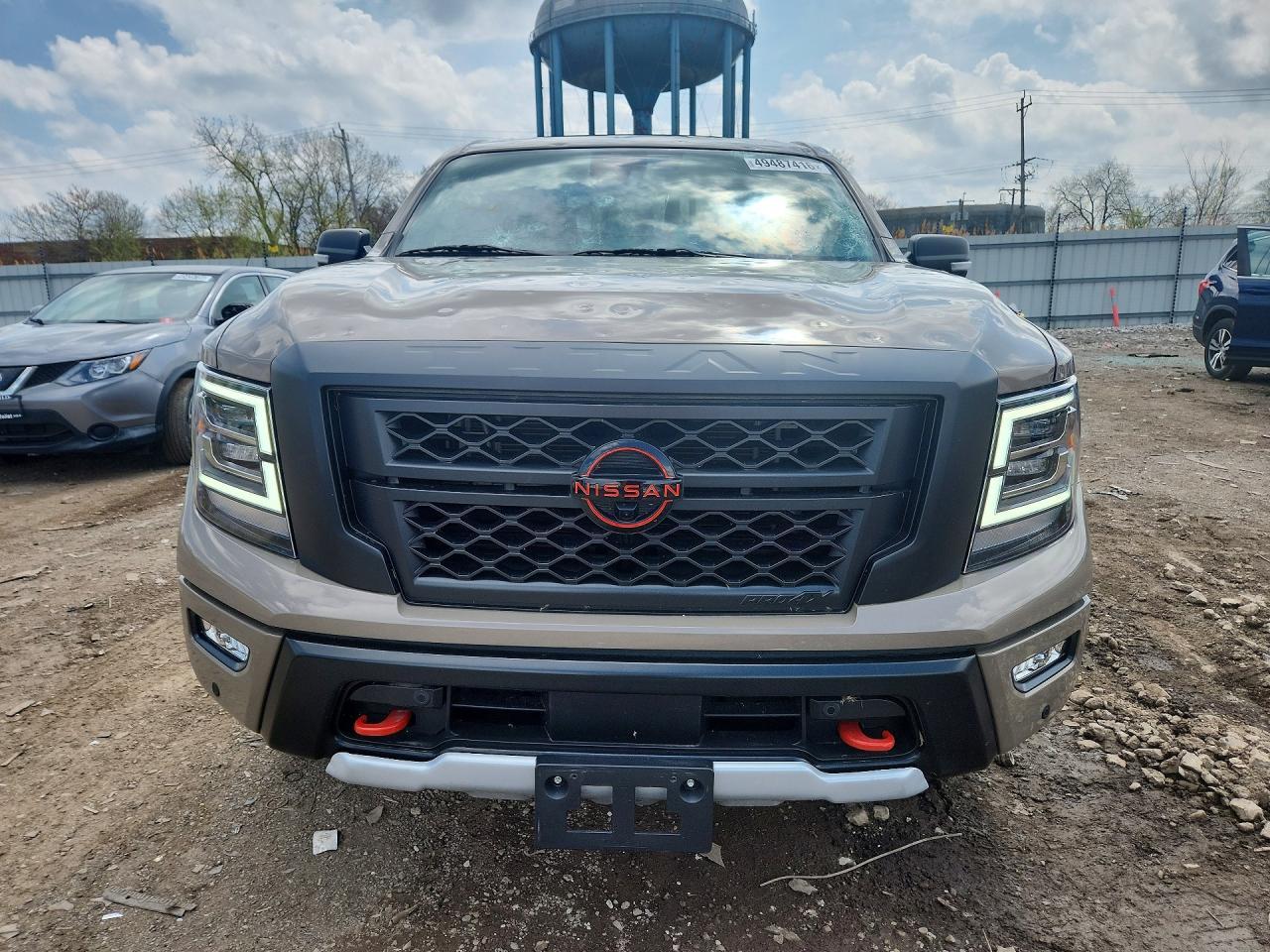 2024 Nissan Titan Pro-4X - Image 5