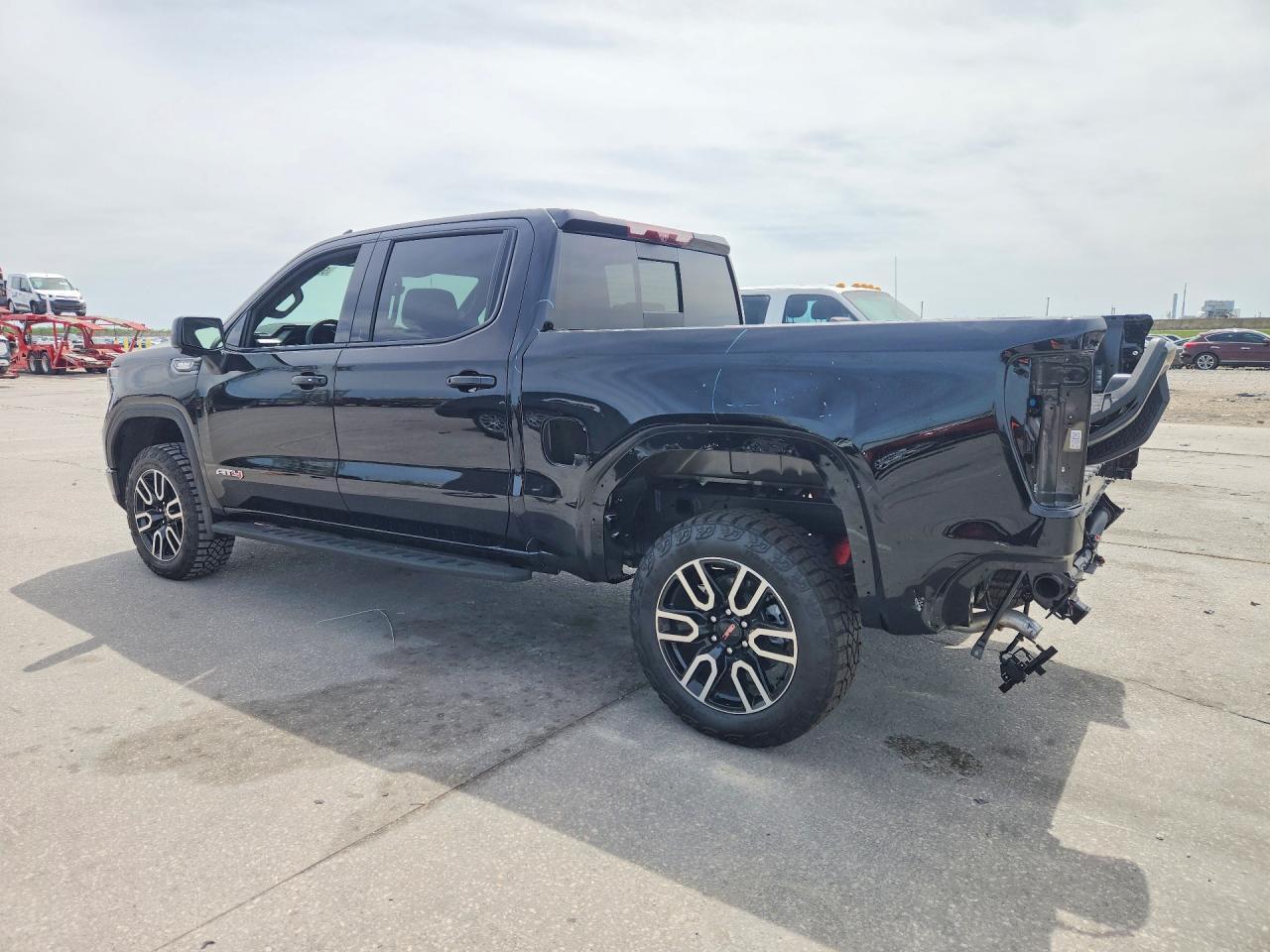 2026 GMC Sierra K1500 At4 - Фото 2