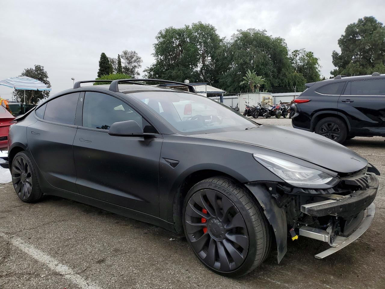 2021 Tesla Model 3 - Фото 4