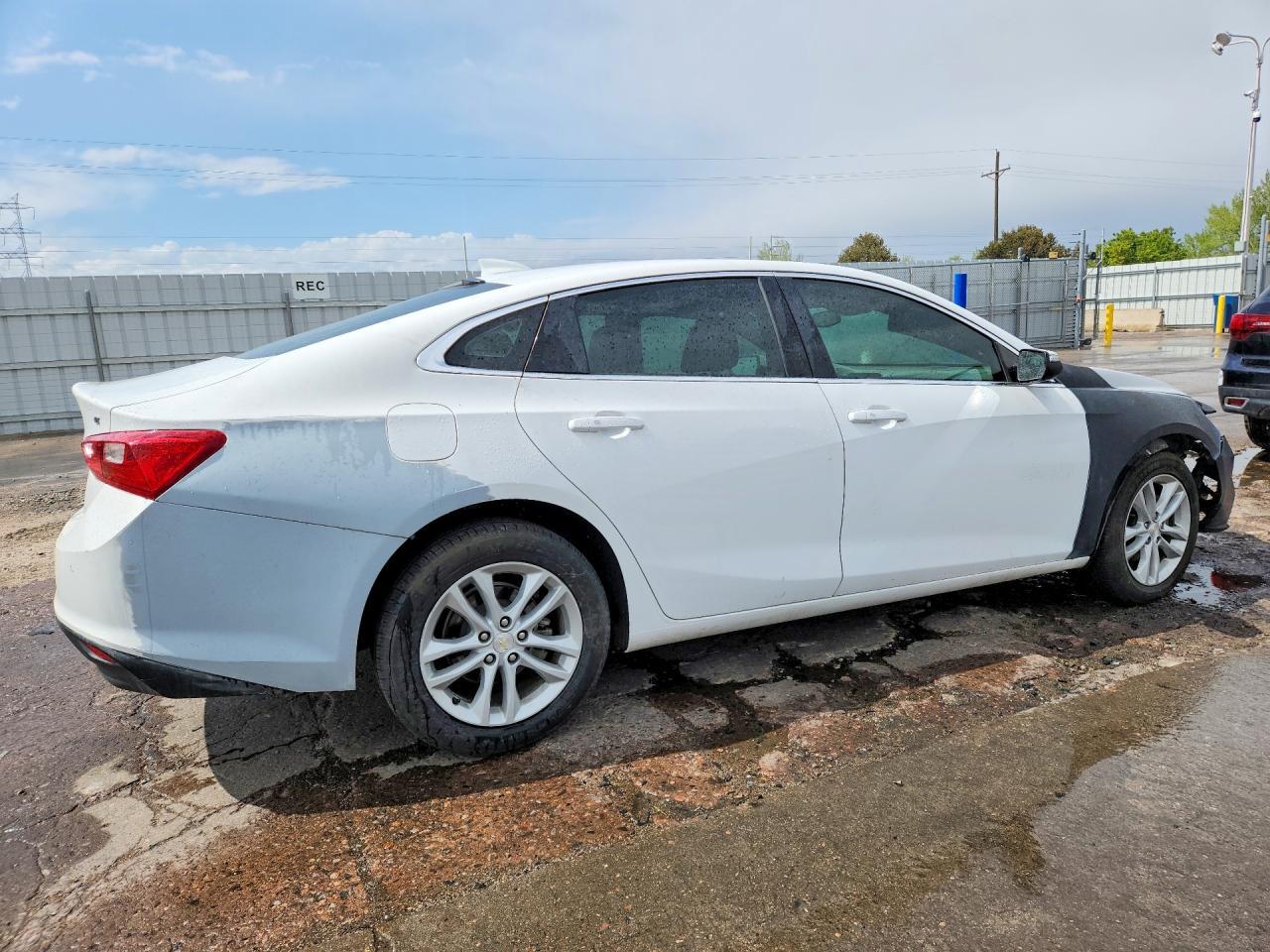 2018 Chevrolet Malibu Lt - Image 3