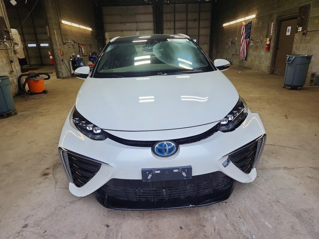 2017 Toyota Mirai Base - Image 5