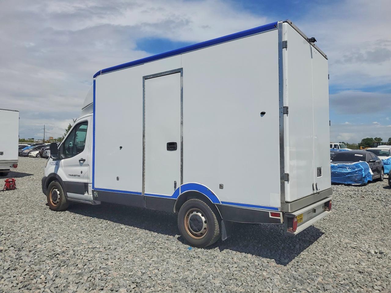 2021 Ford Transit Delivery Truck - Фото 2