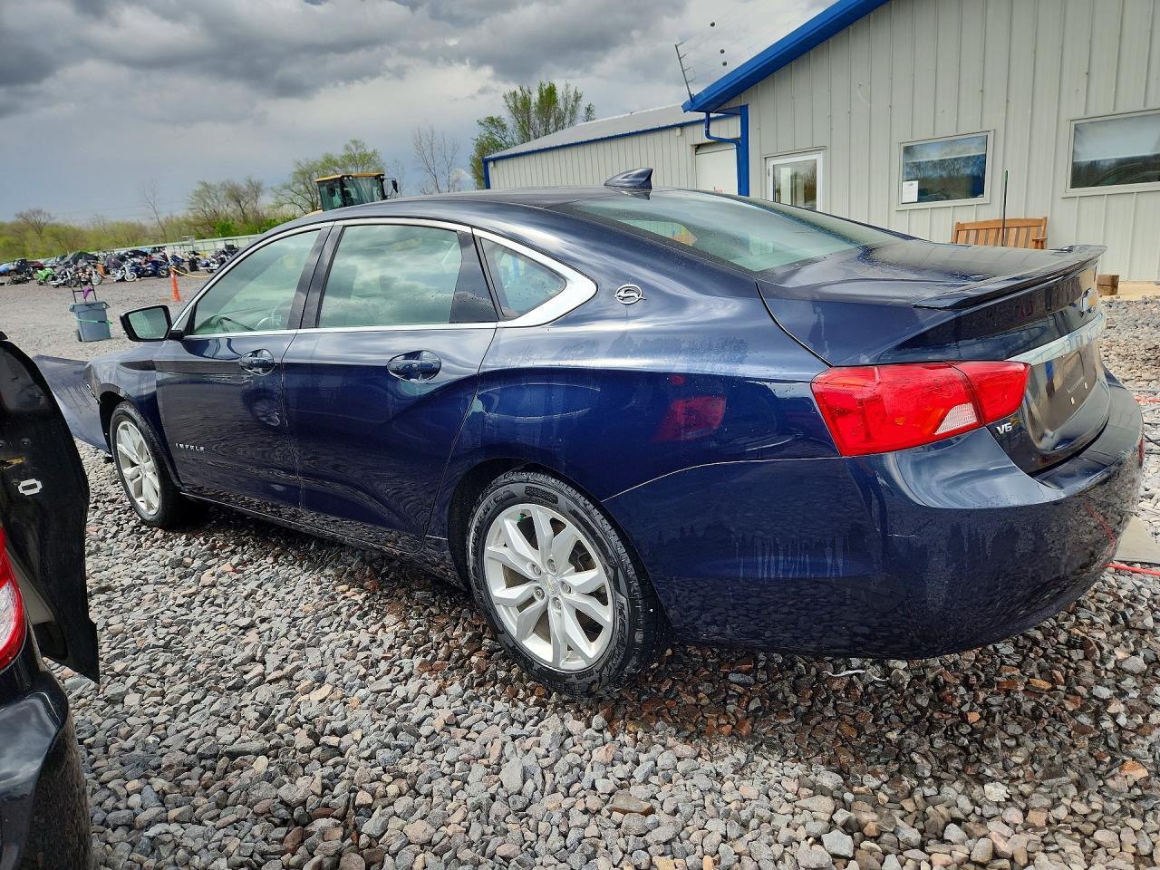 2019 Chevrolet Impala Lt - Image 2