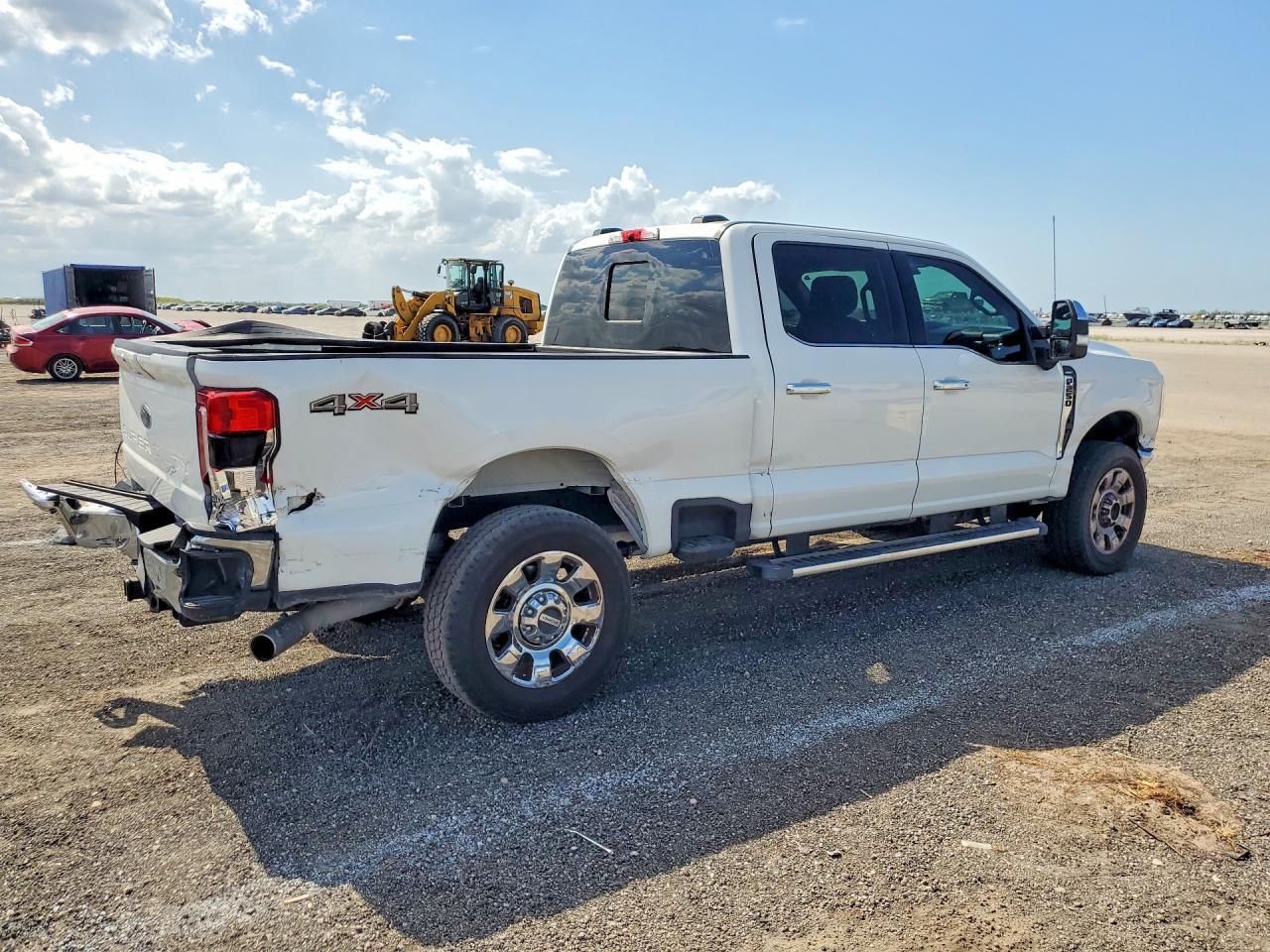 2025 Ford F250 Super Duty - Image 3