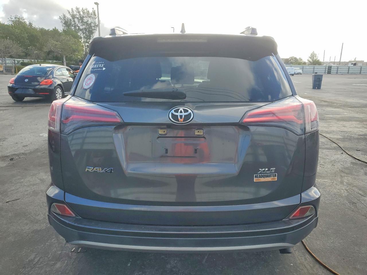 2018 Toyota Rav4 Xle - Image 6