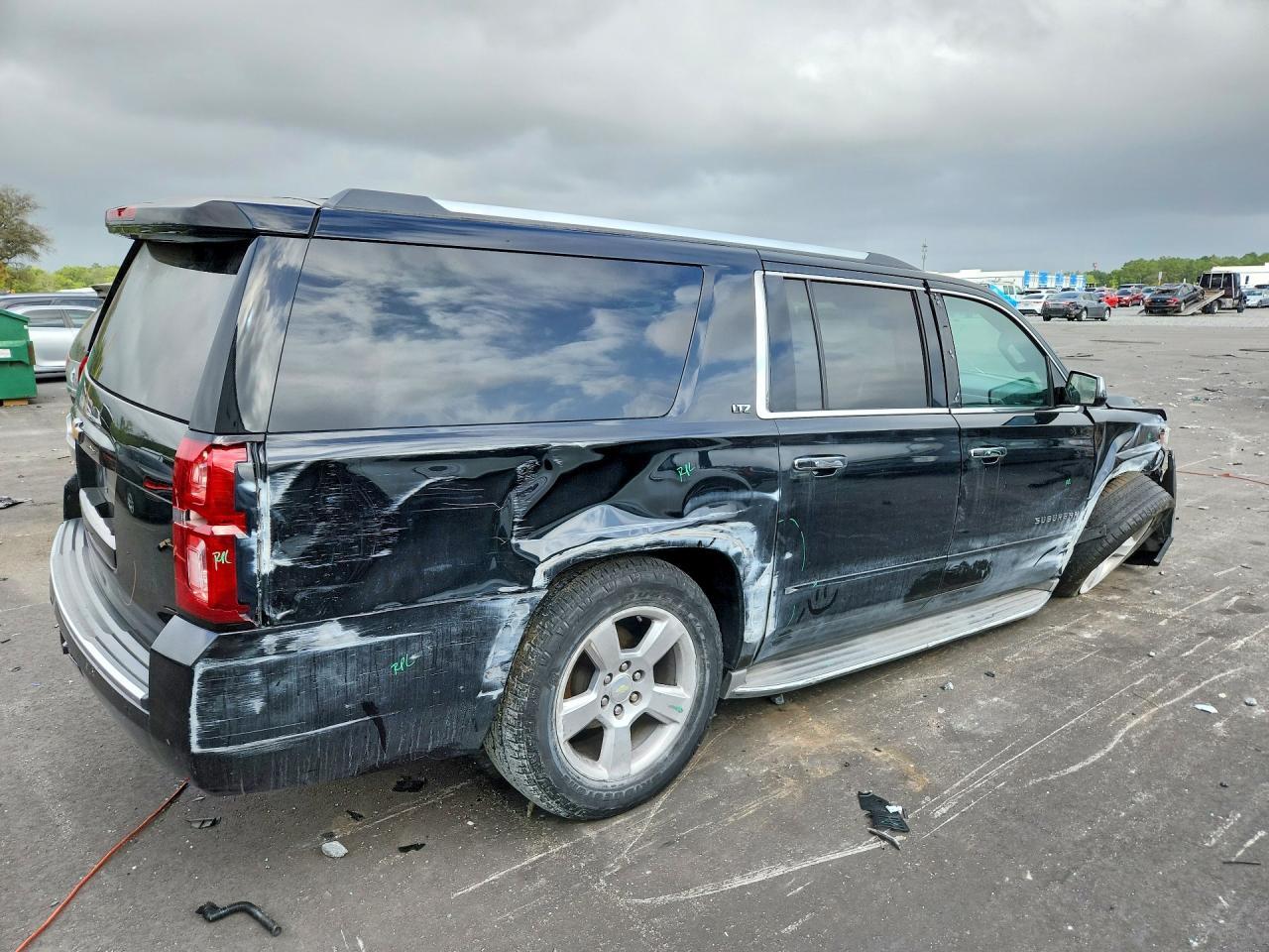 2015 Chevrolet Suburban K1500 Ltz - Фото 3