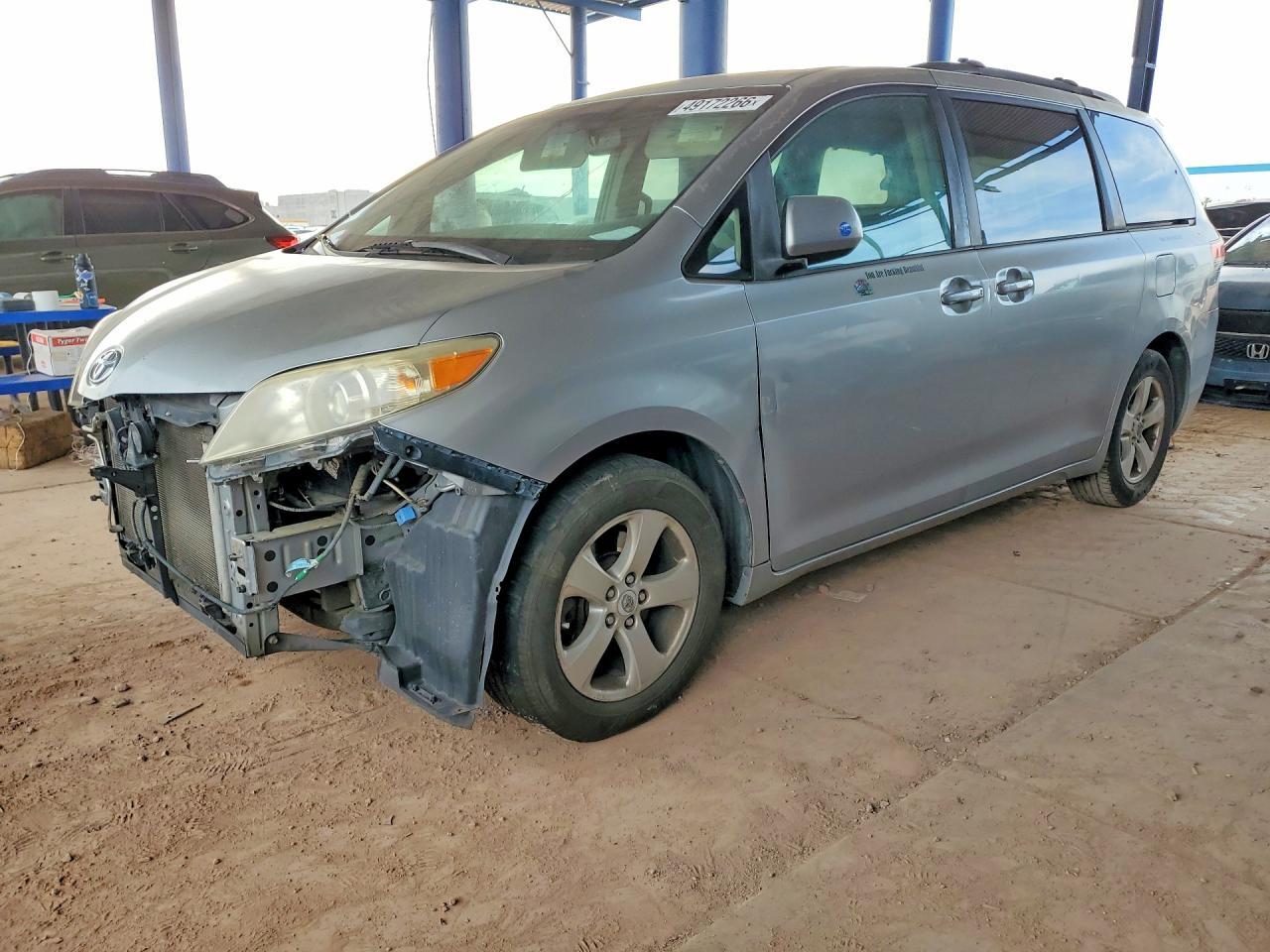 2011 Toyota Sienna Le 8-Passenger