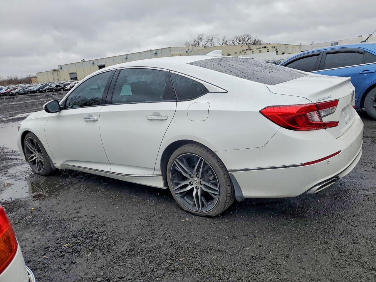 2022 Honda Accord Touring - Фото 2