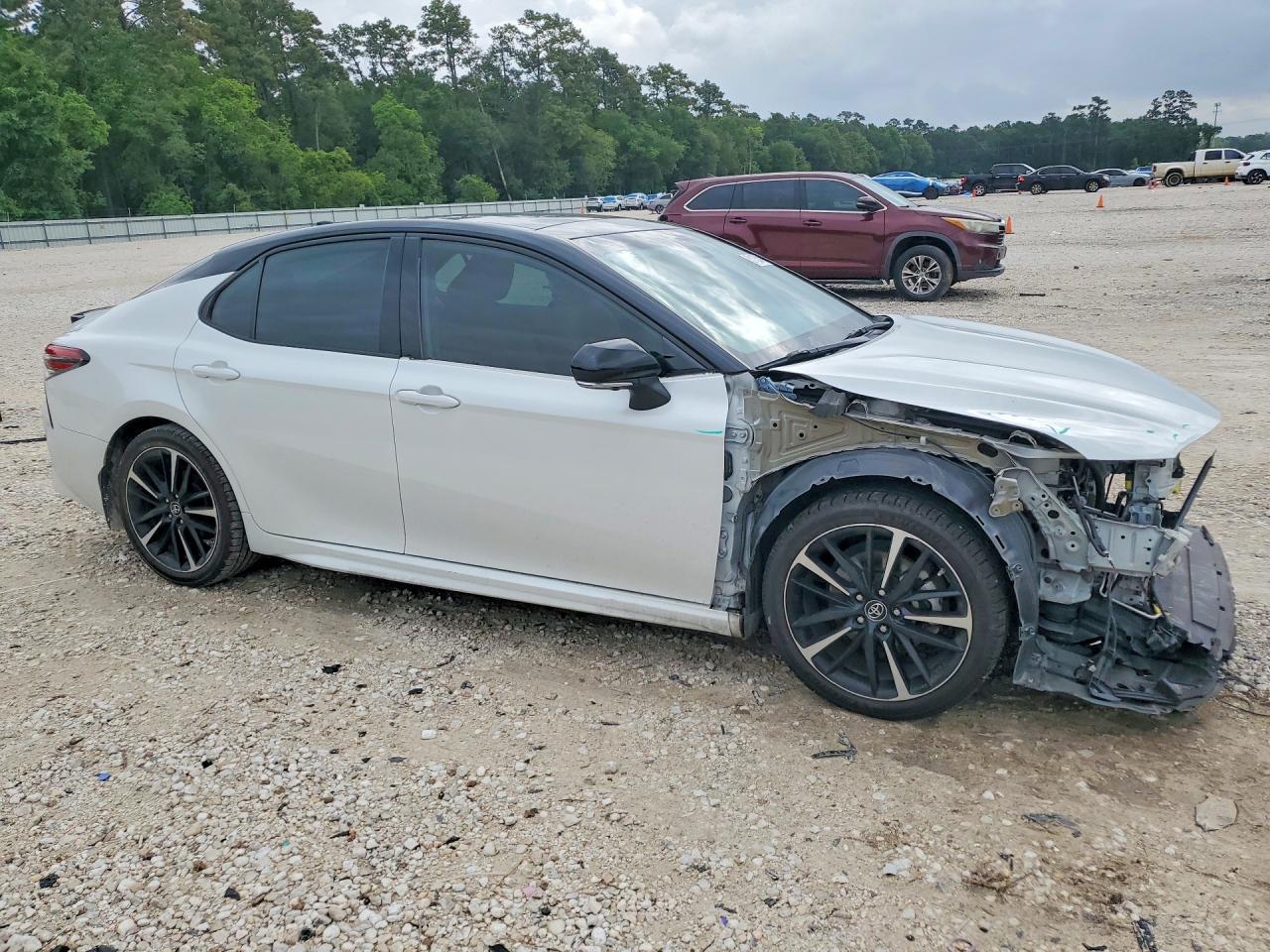 2019 Toyota Camry Xse - Фото 4