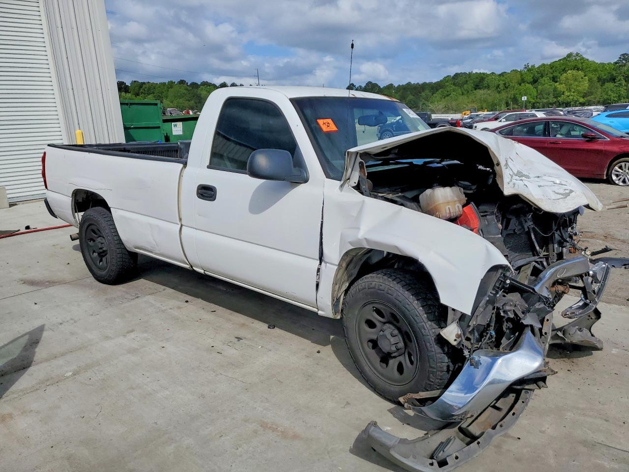 2007 GMC New Sierra C1500 Classic - Image 4