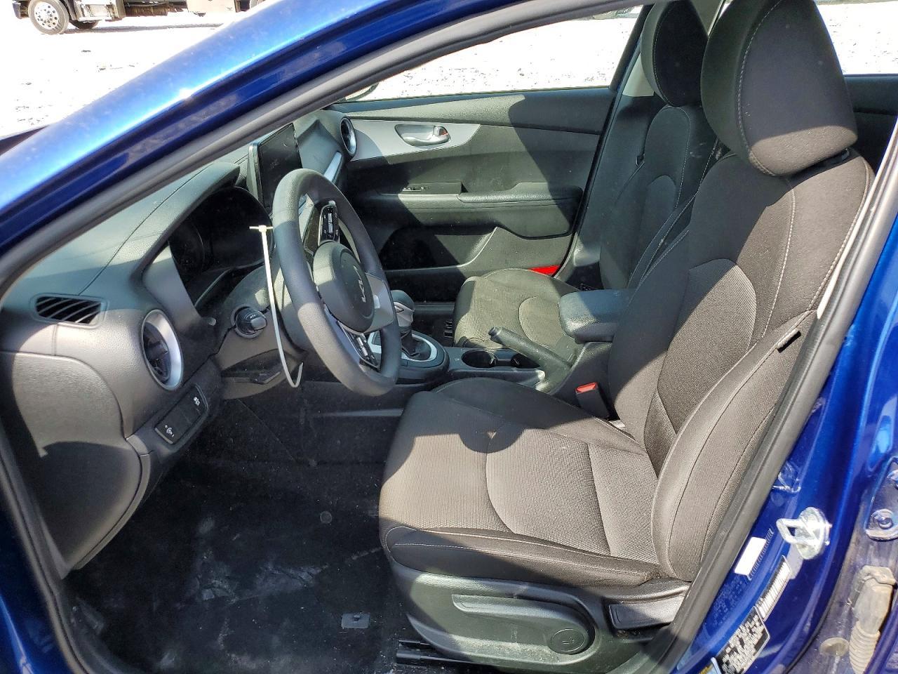 2023 Kia Forte Lxs - Image 7