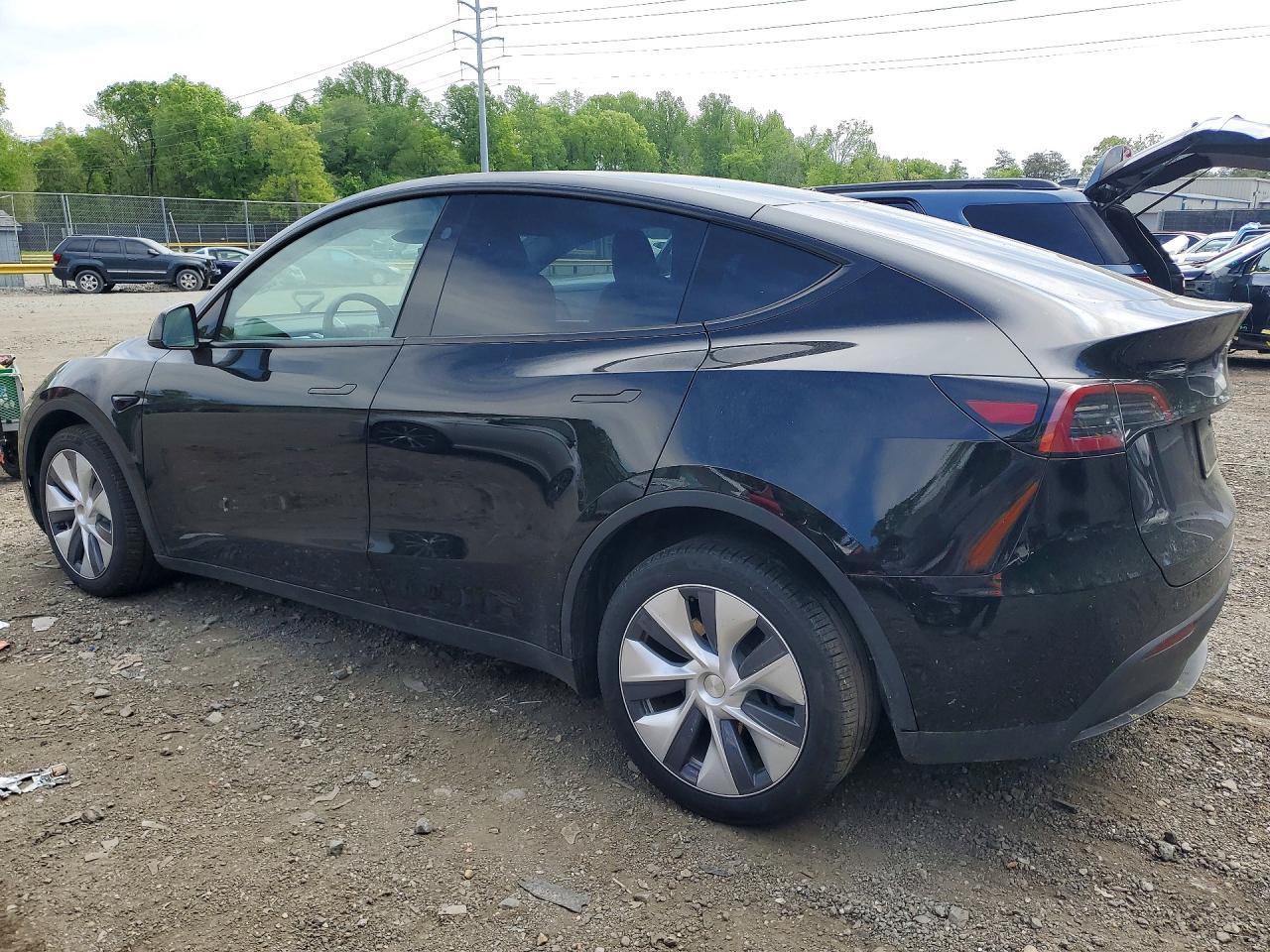 2023 Tesla Model Y - Фото 2
