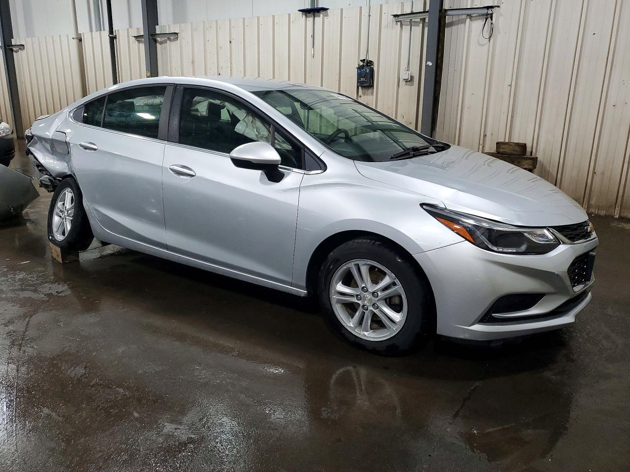 2018 Chevrolet Cruze Lt - Image 4