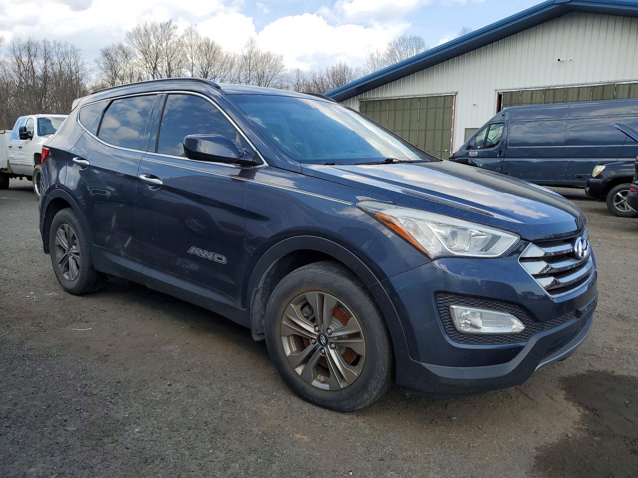 2016 Hyundai Santa Fe Sport 2.4L - Image 4