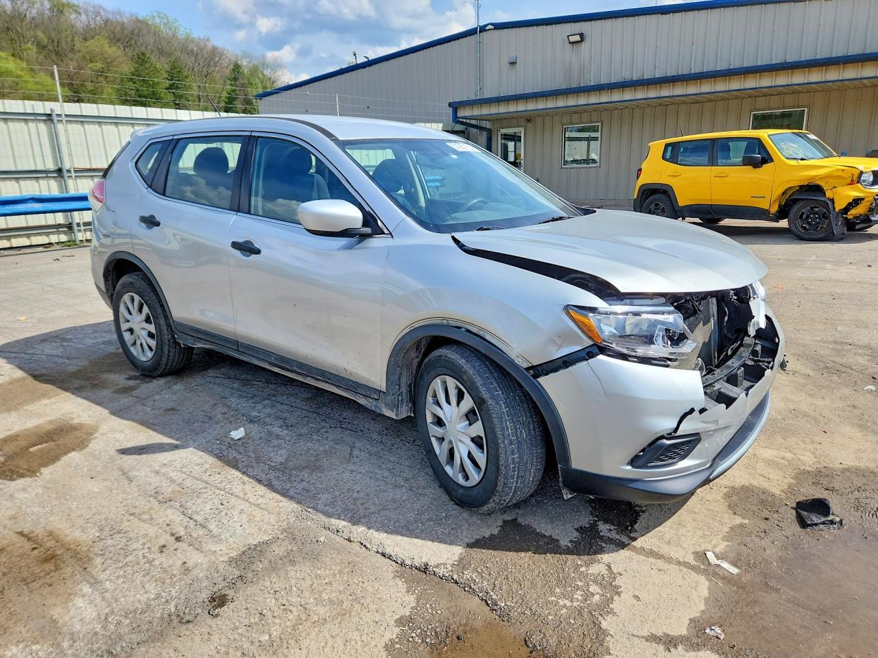 2016 Nissan Rogue S - Фото 4