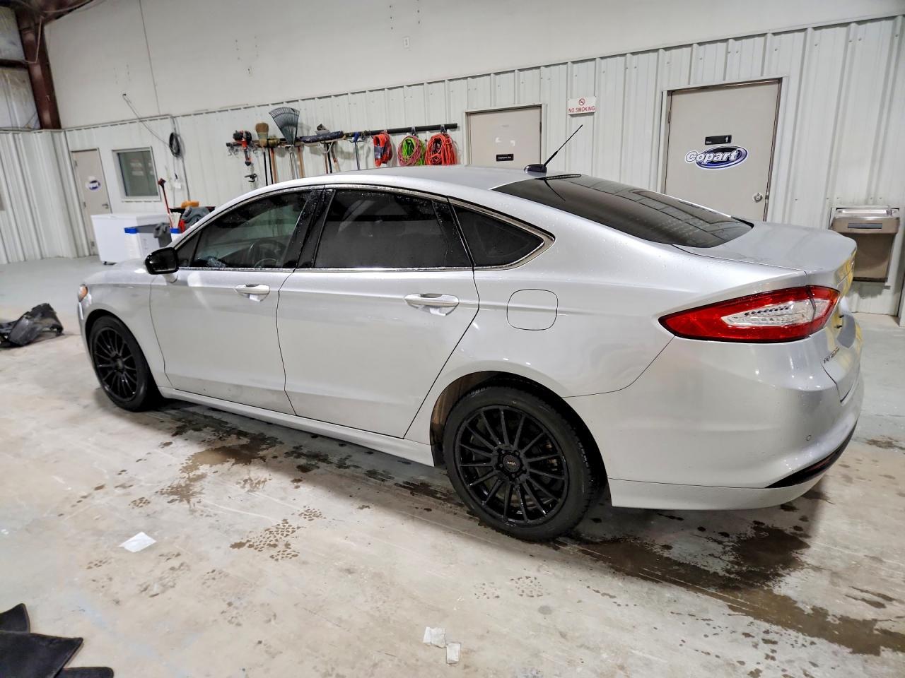 2016 Ford Fusion Se - Фото 2
