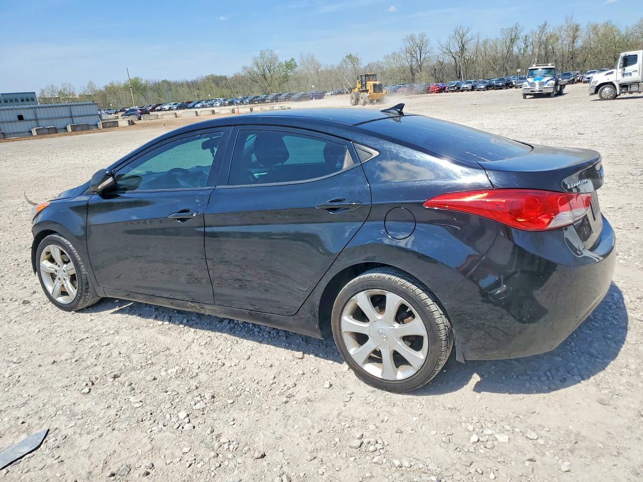 2013 Hyundai Elantra Limited - Image 2