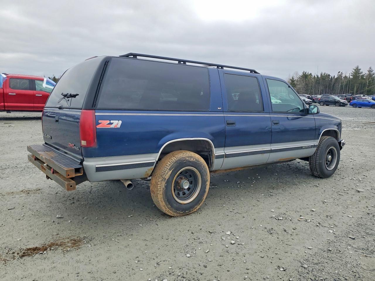 1997 GMC Suburban K1500 - Image 3
