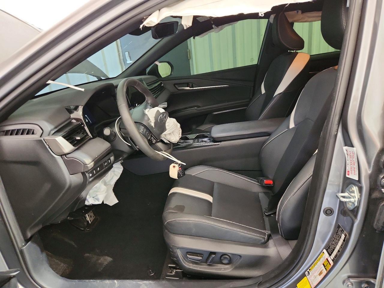 2025 Toyota Camry Se - Image 7