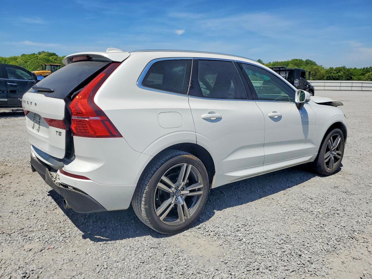 2021 Volvo Xc60 T5 Momentum - Фото 3
