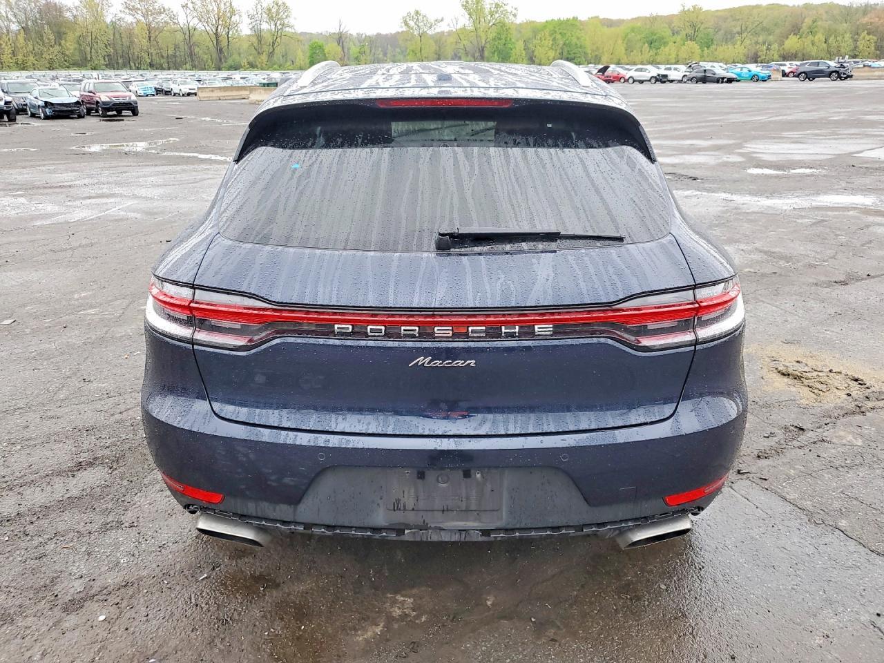 2021 Porsche Macan - Image 6