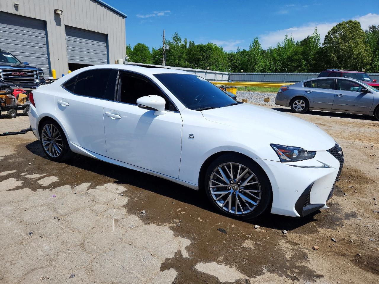2019 Lexus Is 300 - Image 4