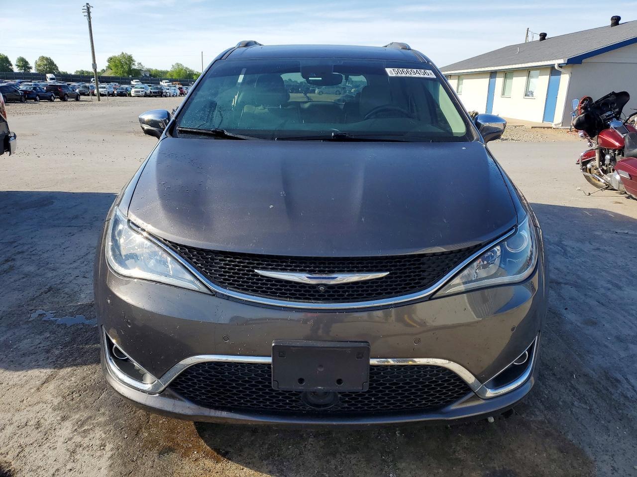 2018 Chrysler Pacifica Limited - Image 5