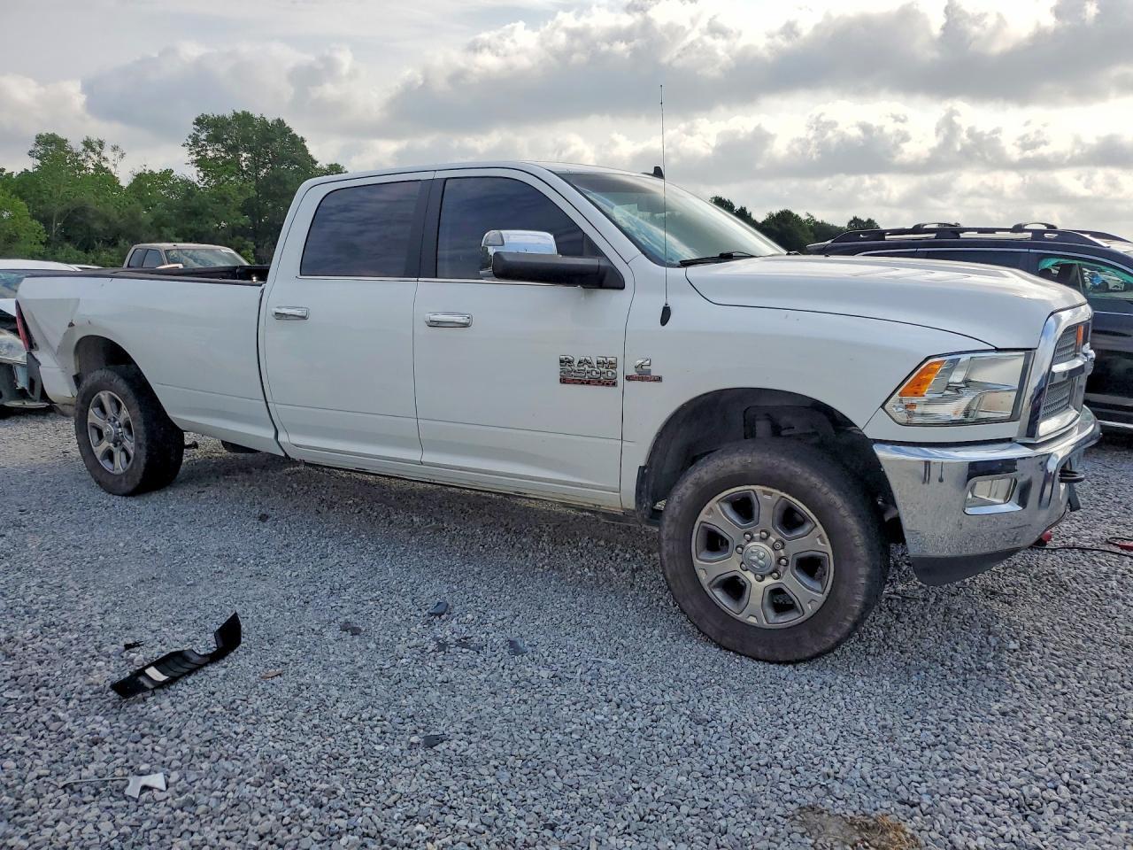 2018 Ram 2500 Slt - Image 4
