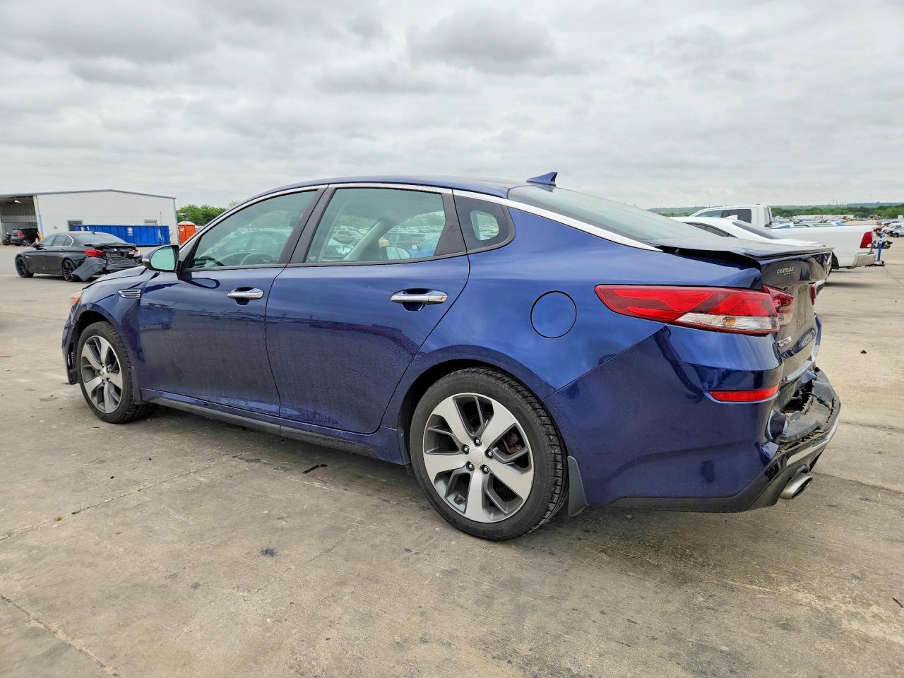 2019 Kia Optima S - Image 2