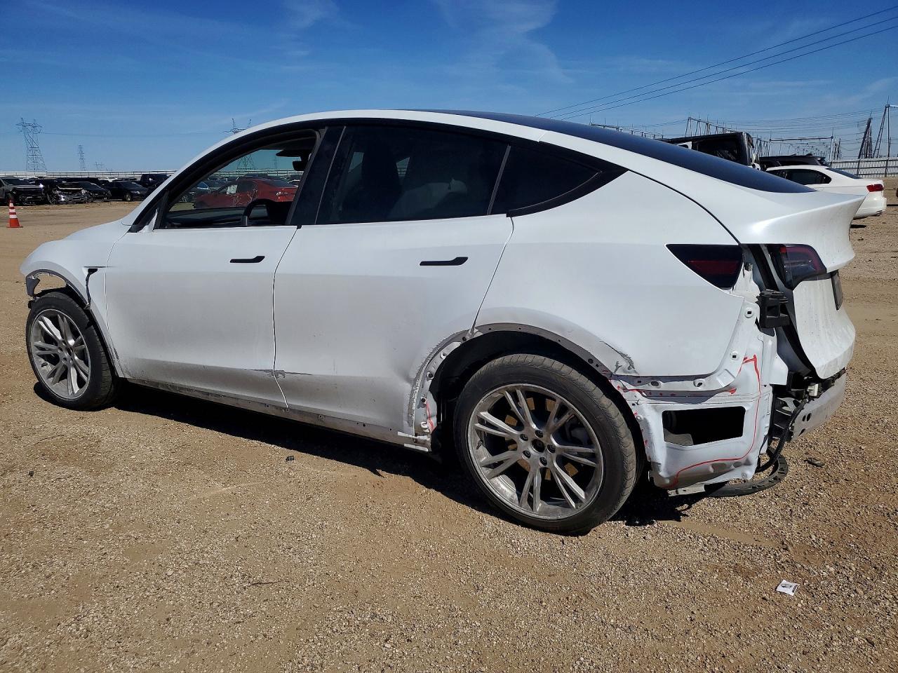 2023 Tesla Model Y - Фото 2