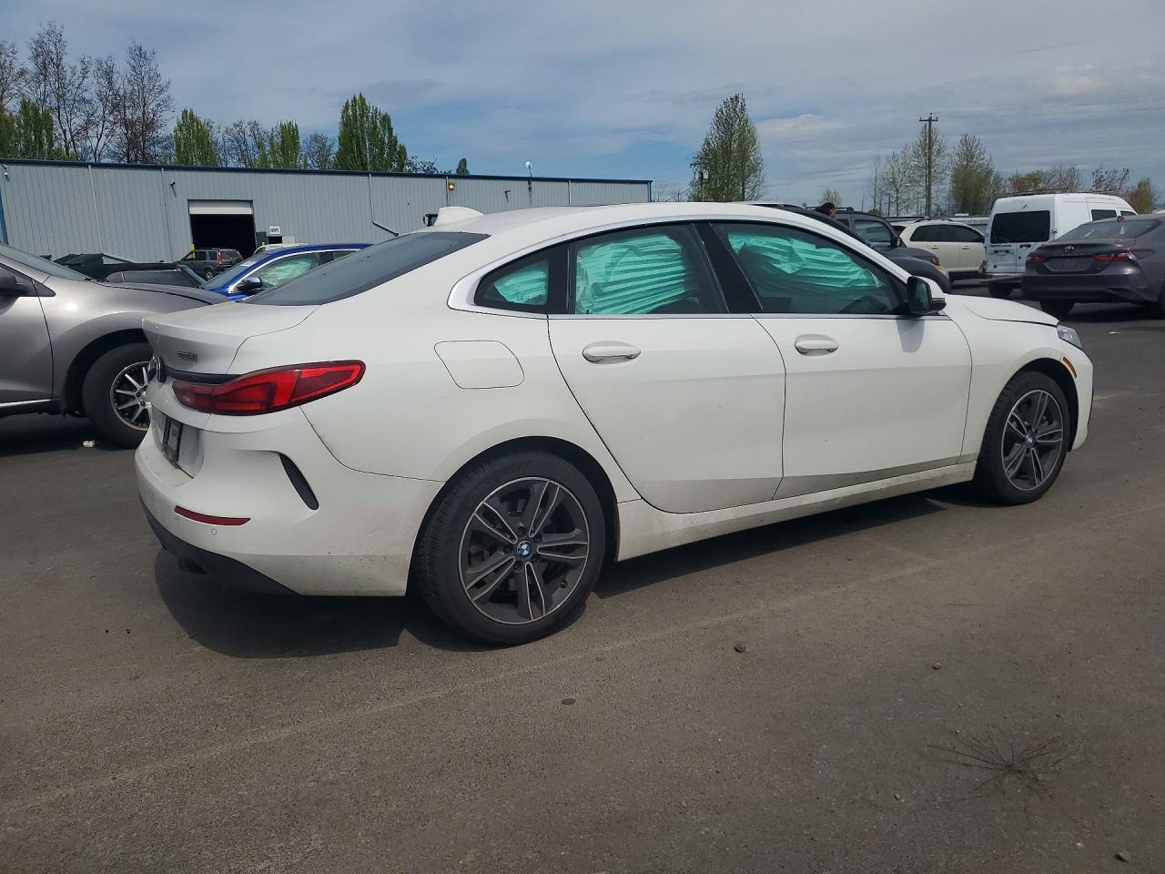 2022 BMW 228Xi - Фото 3